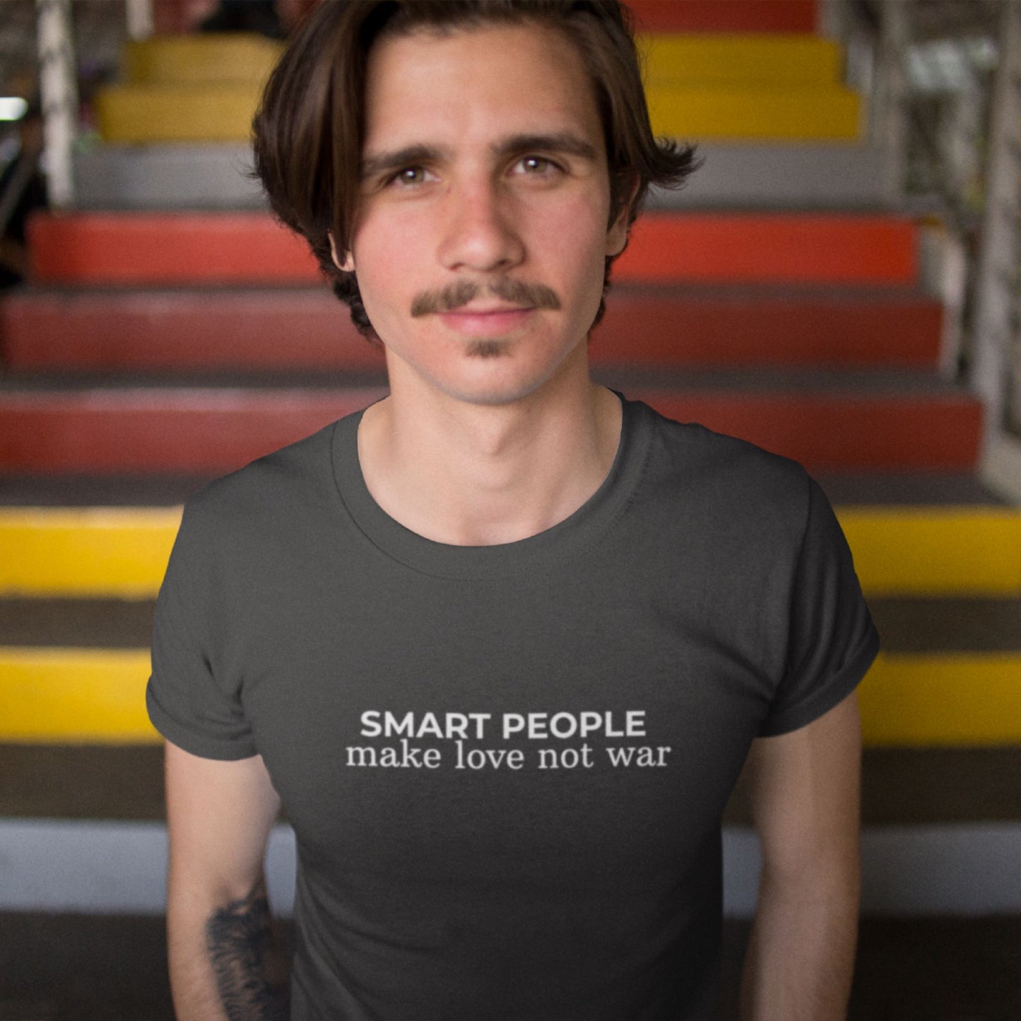 Smart People Make Love Not War T‑Shirt