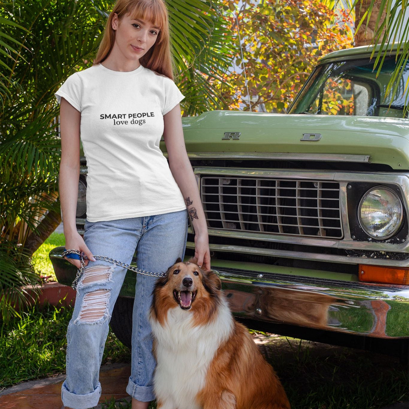 Smart People Love Dogs T‑Shirt